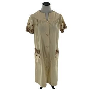 Perma-Prest Vintage House Dress Women's Size Medium Embroidered Lightweight Mumu